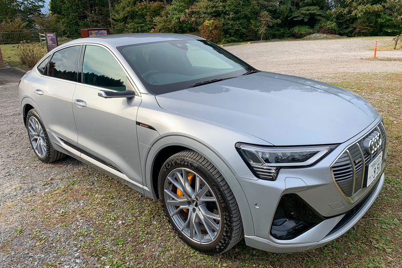 e-tron。いよいよやってきたバッテリーEV。欧州メーカーは厳しい燃費規制で急速にEVに傾注しており、その技術進化に注目したいところ