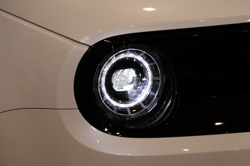 こだわりの丸型ライト