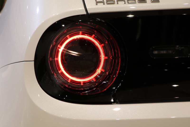 こだわりの丸型ライト