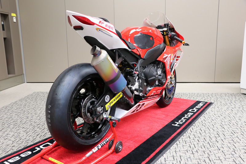 高橋選手が乗るホンダ CBR1000RR-R FIREBLADE