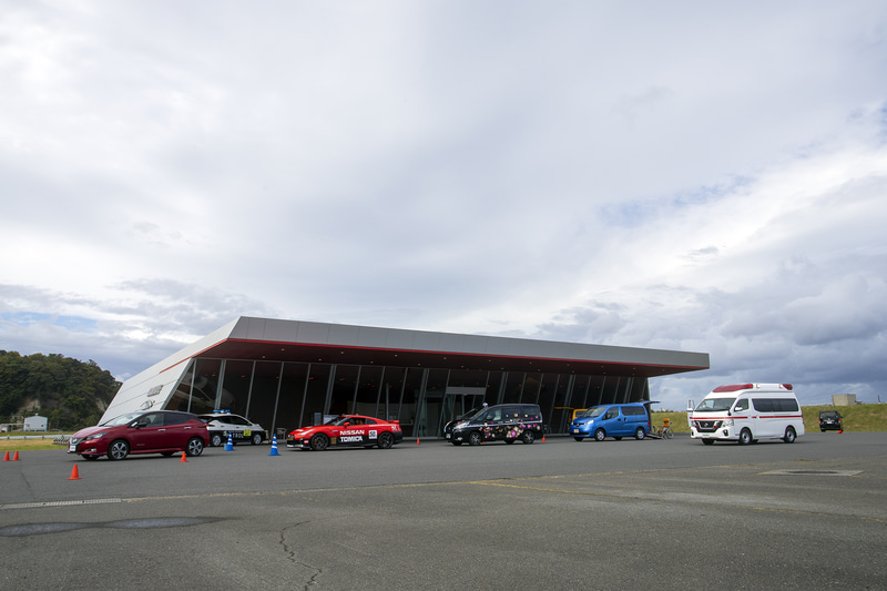 日産自動車株式会社の日産追浜事業所内にある「グランドライブ」で開催された「はたらくクルマ2」。今回はコロナ禍などに絡んだクルマが揃えられた