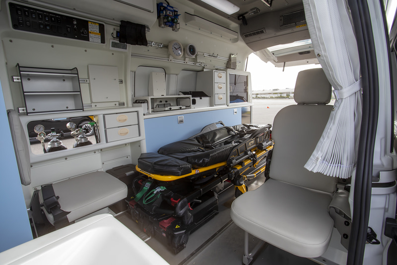 右スライドドアから見た患者室