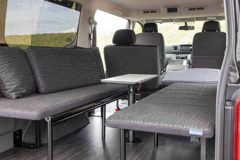 テーブルはオプション品。これが最も低くセットした状態