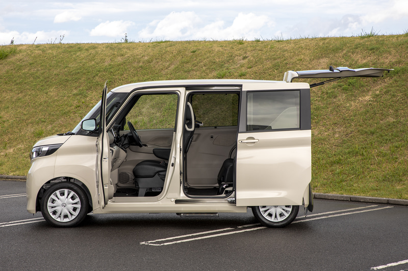 福祉施設の送迎に使用される日産ルークス 送迎タイプ。これもオーテックジャパンの取り扱い