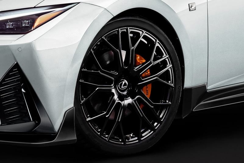 20インチ鍛造アルミホイールセット（メラナイトガンメタリック）：1台分56万円（税別）