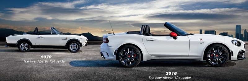 オリジナル124 スパイダー（左）、日本製124 スパイダー（右）