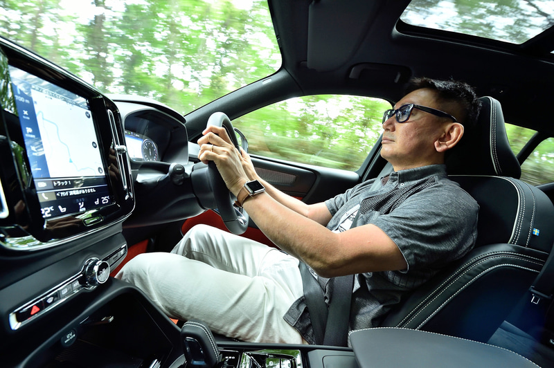 スポーティモデルなだけあって、しっかりとホールドしてくれるシートが心地よい