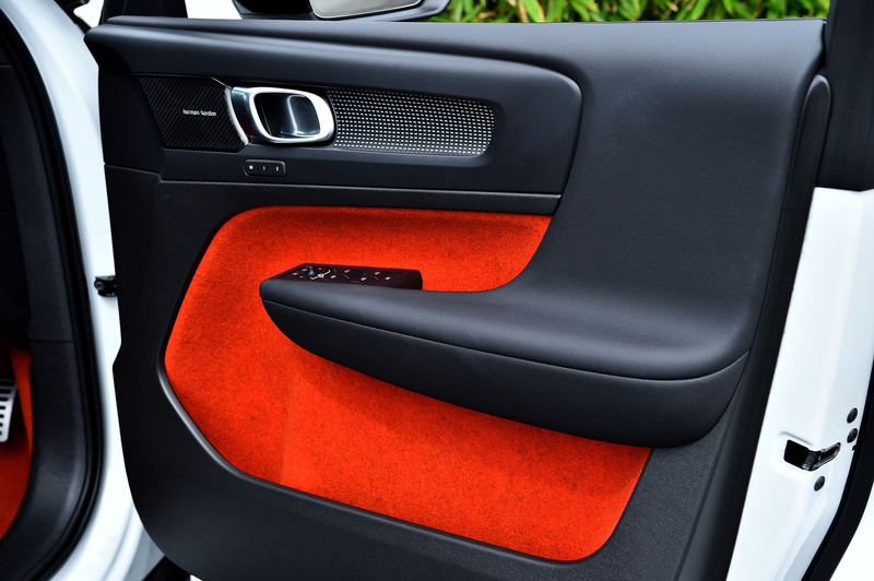 デザインと収納をバランスさせているドア