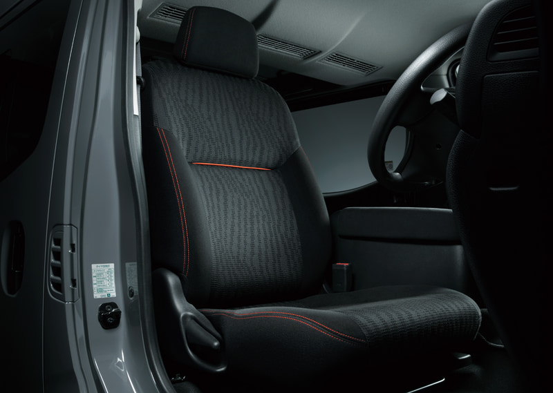 NV350キャラバン プレミアムGX BLACK GEAR