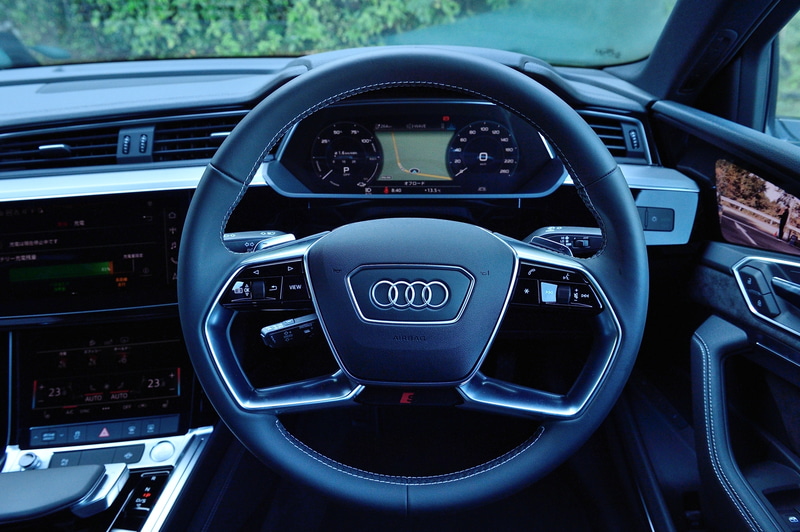 ステアリングまわり