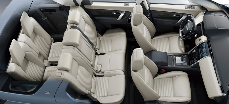 マニュアル3列目シートを装備