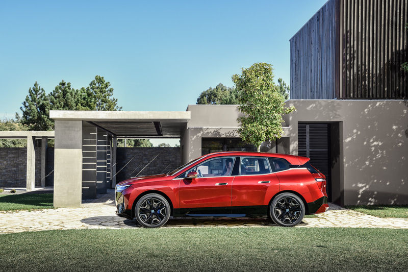 BMWの新型EV「iX」