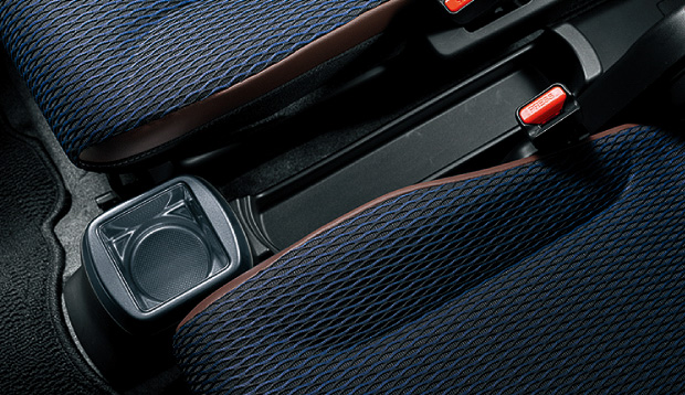 フロアコンソールトレー（ドリンクホルダー付、ブルーイッシュシルバー）