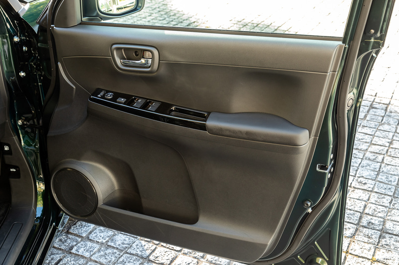 運転席側のドアトリム