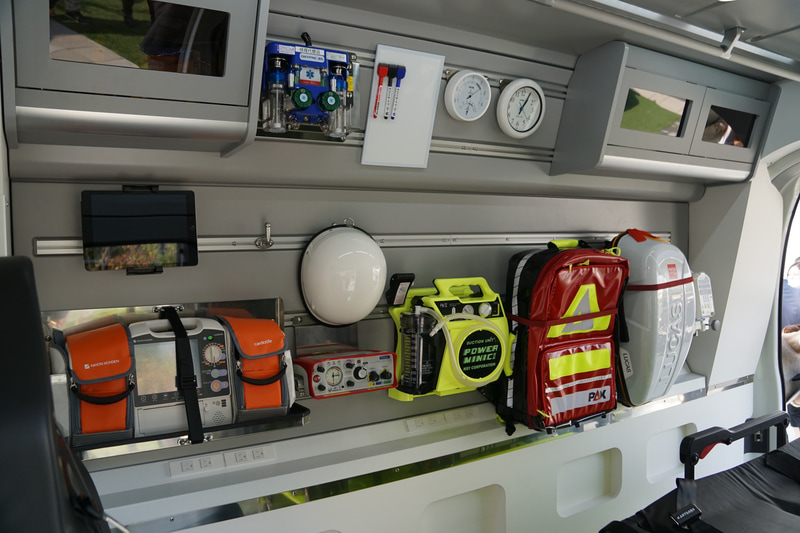 拡大したスペースに医療機材を配置している