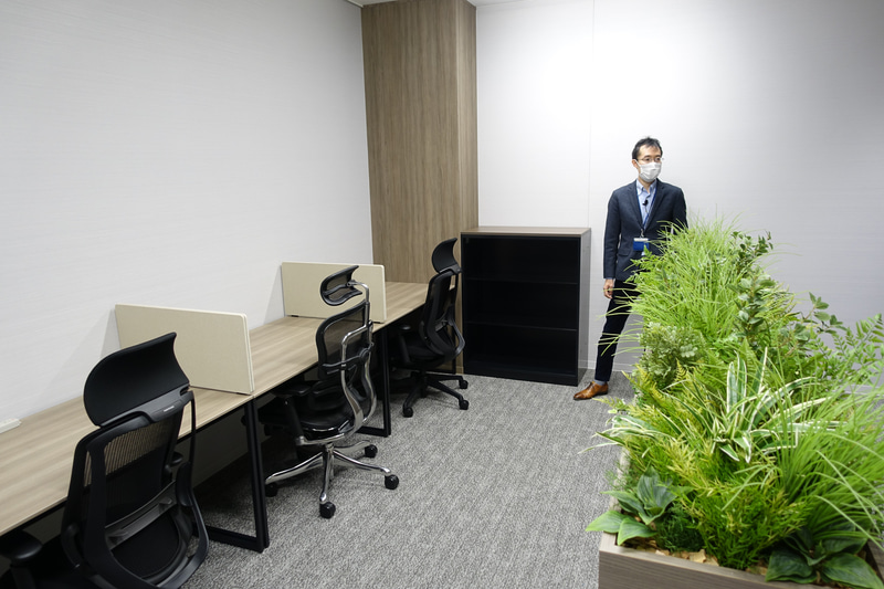 こちらは集中して開発するための部屋。窓がなくとても静か