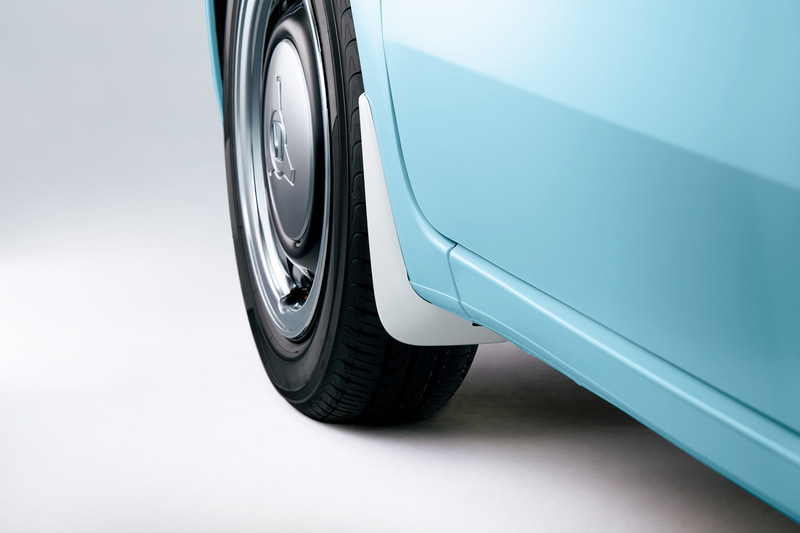 マッドガード プラチナホワイト・パール 1万5400円