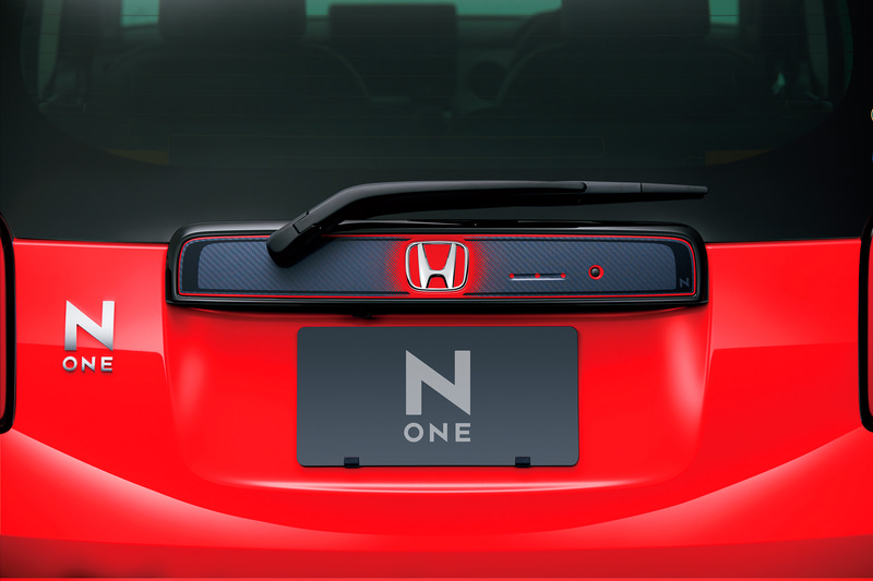 デカール ライセンスガーニッシュ カーボン 1万2100円