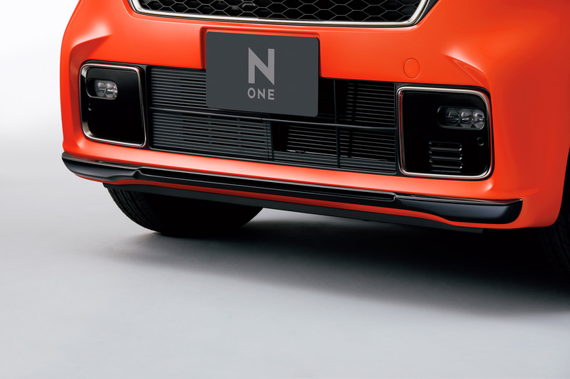 フロントロアーガーニッシュ クリスタルブラック・パール 3万3000円