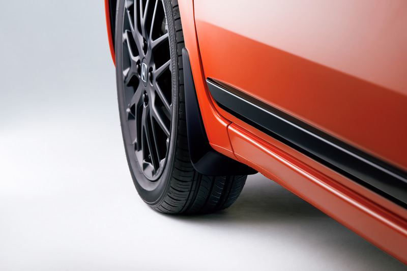 マッドガード クリスタルブラック・パール 1万2100円