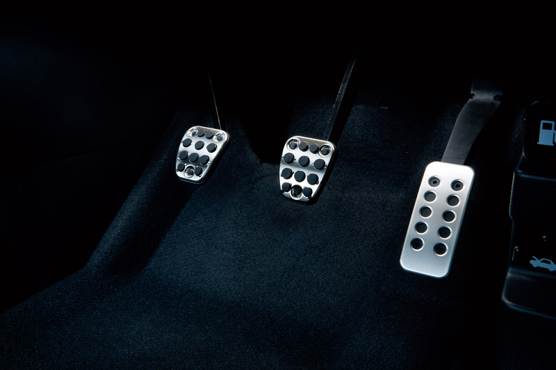 スポーツペダル アルミ製 6速MT車用 1万3200円