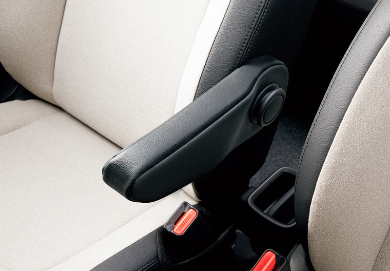 オリジナル/プレミアム用 アームレスト 運転席用 フック付ブラック（合皮）1万1000円