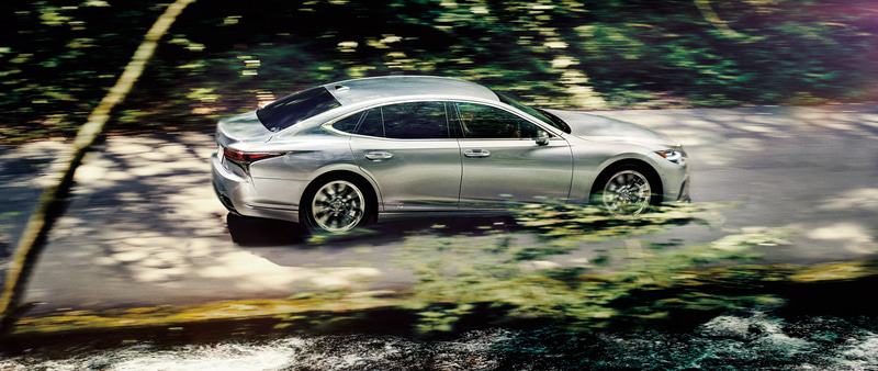 LS500h“EXECUTIVE”（銀影ラスター）＜オプション装着車＞