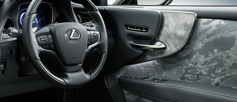 LS500h“EXECUTIVE”（インテリアカラー：ブラック）＜オプション装着車＞