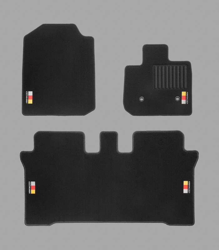 スポーツマット CVT車用ブラック　2万2000円