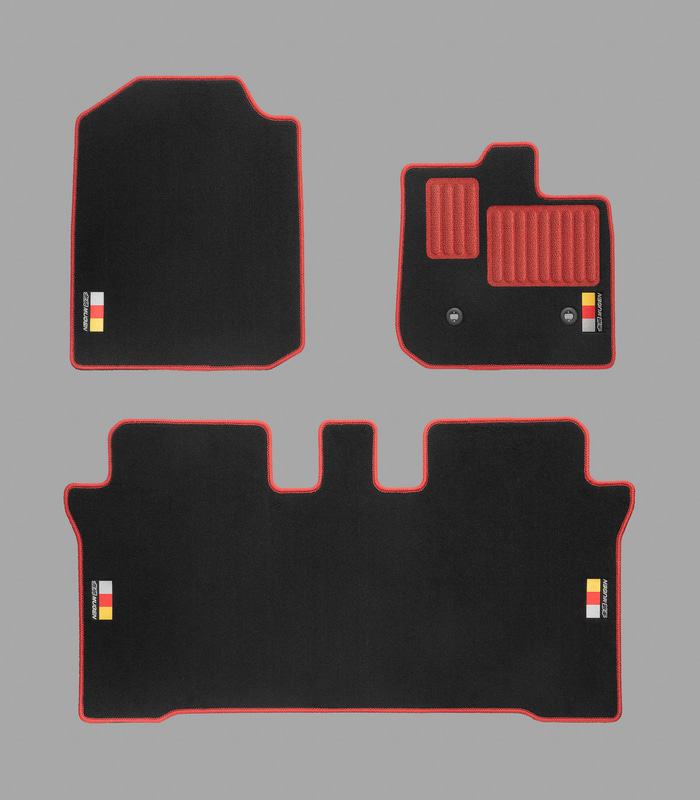 スポーツマット 6速MT車用ブラック×レッド　2万2000円