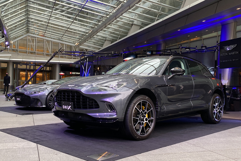 アストンマーティン初のSUVモデル「DBX」