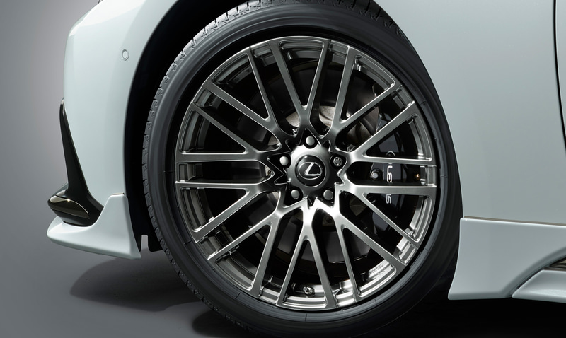 20インチ鍛造アルミホイール（ダイヤモンドグレーメタリック）15万5000円/本（税別）