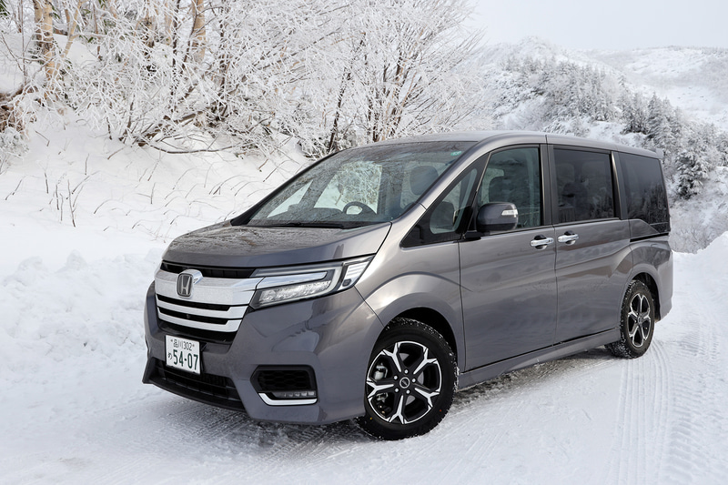WINTER MAXX 03を装着するのは2WDのステップワゴン e：HEV SPADA G・EX Honda SENSING