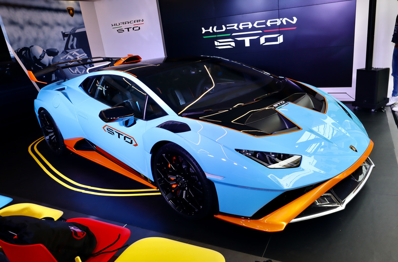 11月18日に発表された「ウラカンSTO」