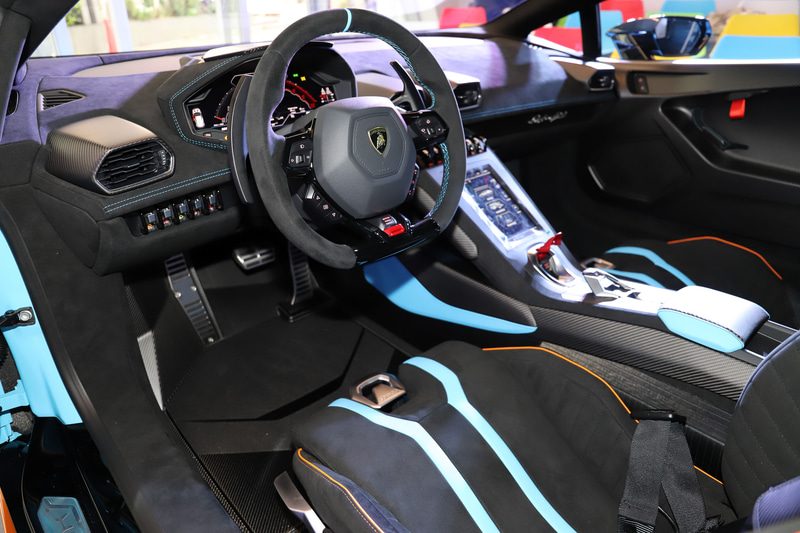 内装も軽量化が行なわれている