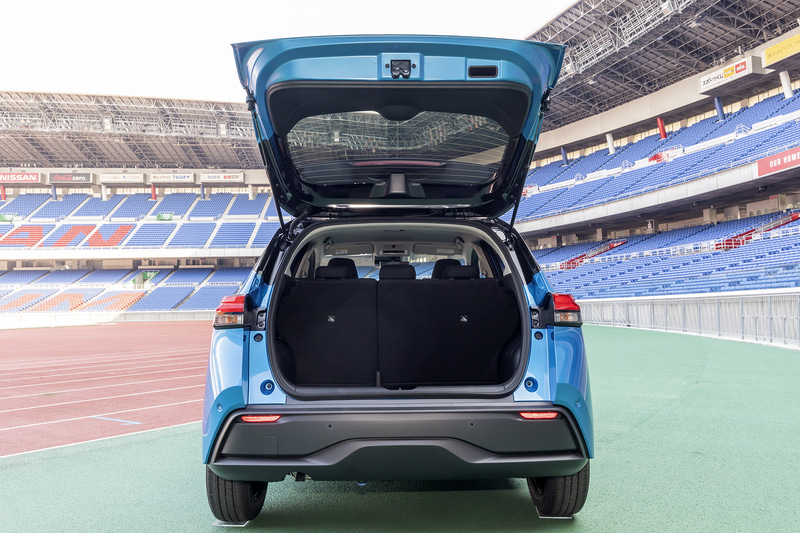 バックドアを開けたところ。新型では開口部の見栄えにもこだわったという