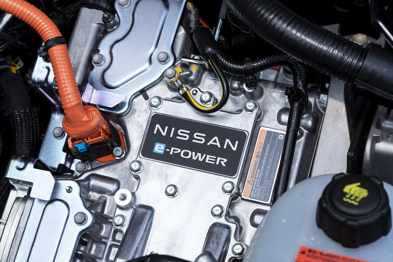 インバーターは40％小型化されるとともに33％軽量化されている