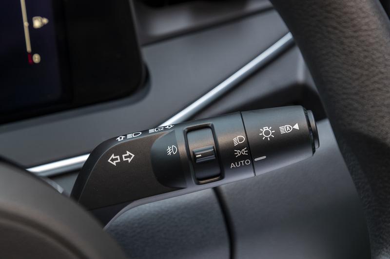 ウインカーレバーも一新