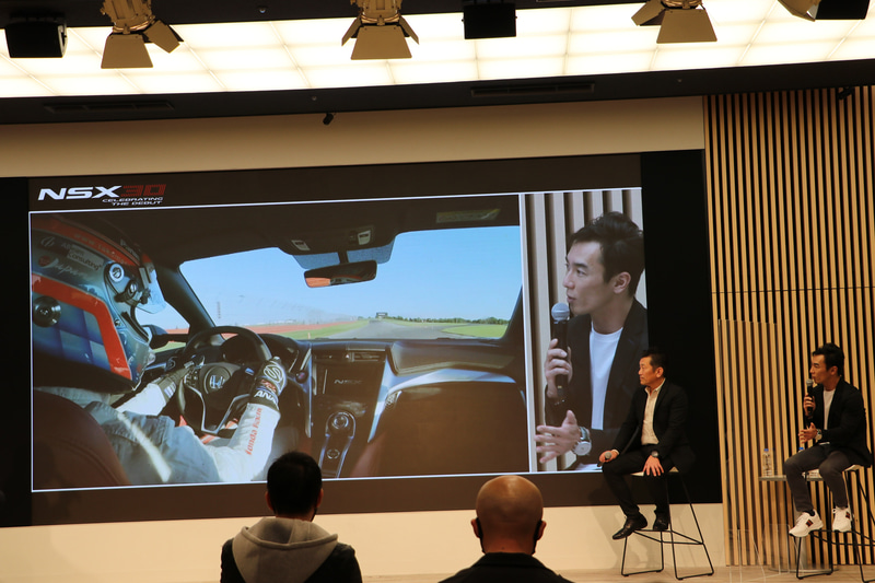 佐藤琢磨選手のテストドライブの映像