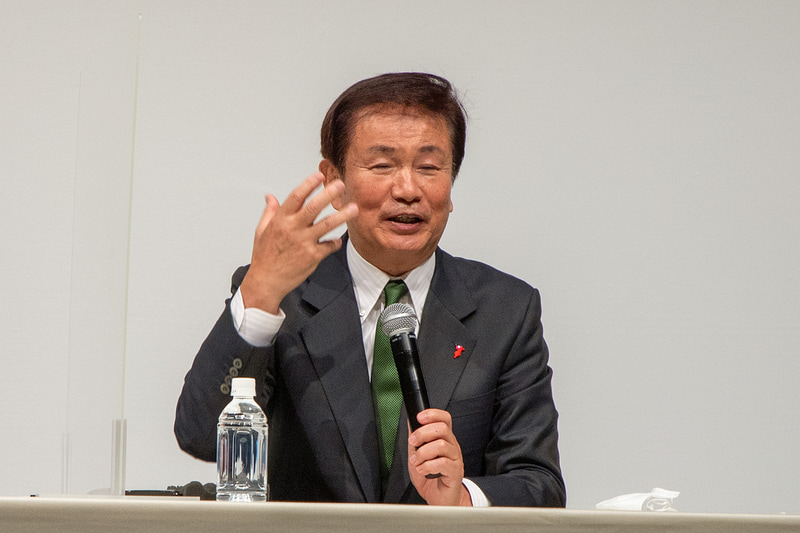 「ポルシェが千葉県木更津市を選んでくれたことに誇りを感じる」とコメントした森田知事