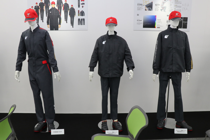 寒い時期に向けた冬用長袖つなぎとブルゾン、男女冬用パンツなど