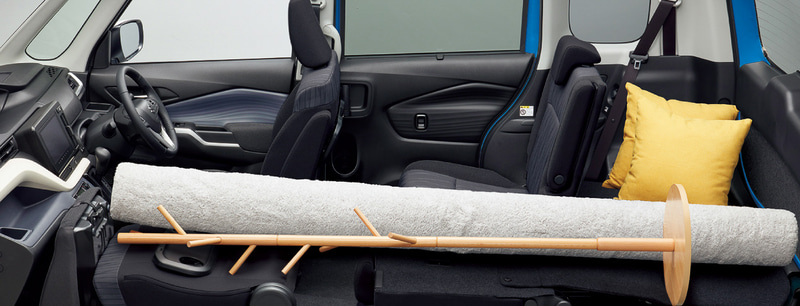 前席シートを倒してフラット化が可能。シートアレンジも多彩