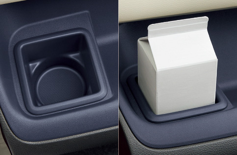 インパネドリンクホルダー（運転席・助手席）