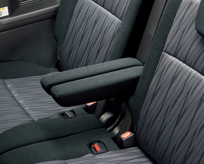 後席センターアームレスト