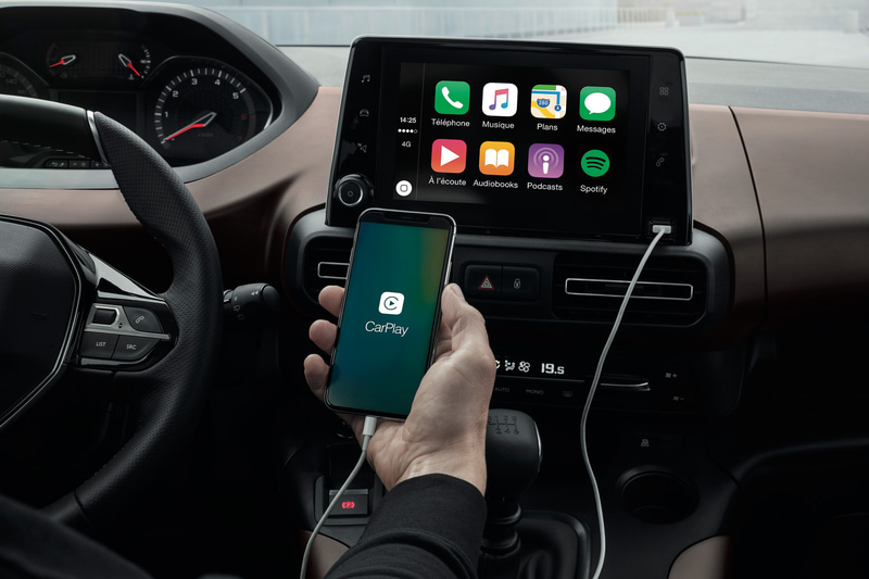 Peugeotミラースクリーン（Auto Android/CarPlay Apple）に全車対応