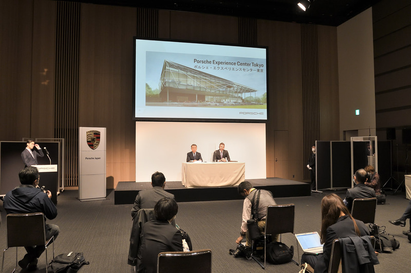 記者会見の様子