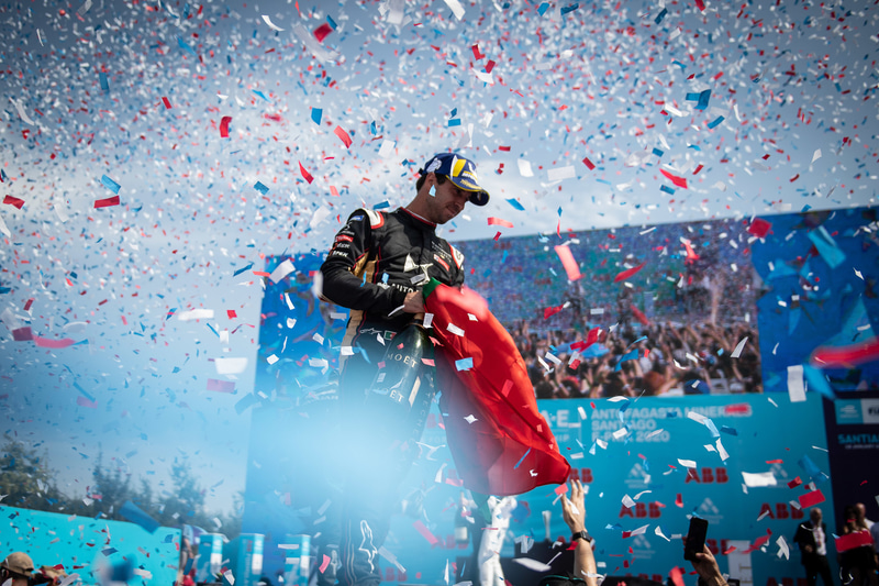 フォーミュラE 2年連続ダブルタイトルのDS TECHEETAH Formula E Team由来のスポーティなイメージを取り入れた