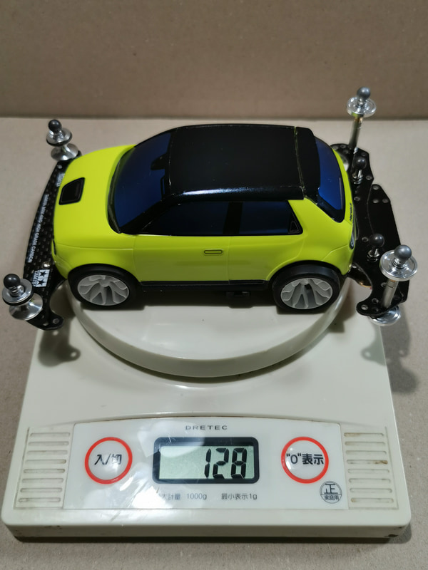 現状は128g（乾電池は未装着）。このあとGTウイングを装着予定