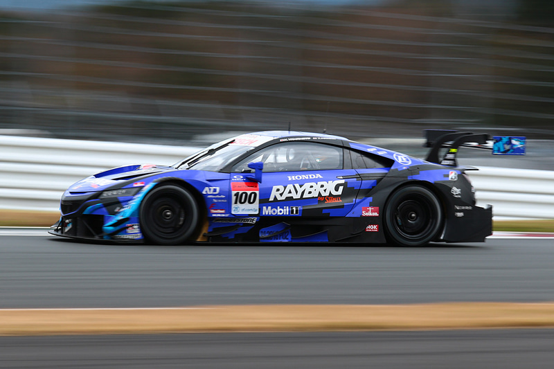 優勝し、年間チャンピオンを獲得した100号車 RAYBRIG NSX-GT（山本尚貴/牧野任祐組、BS）