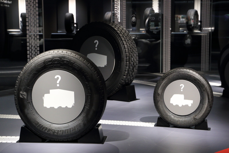 さて、これは何のタイヤ？